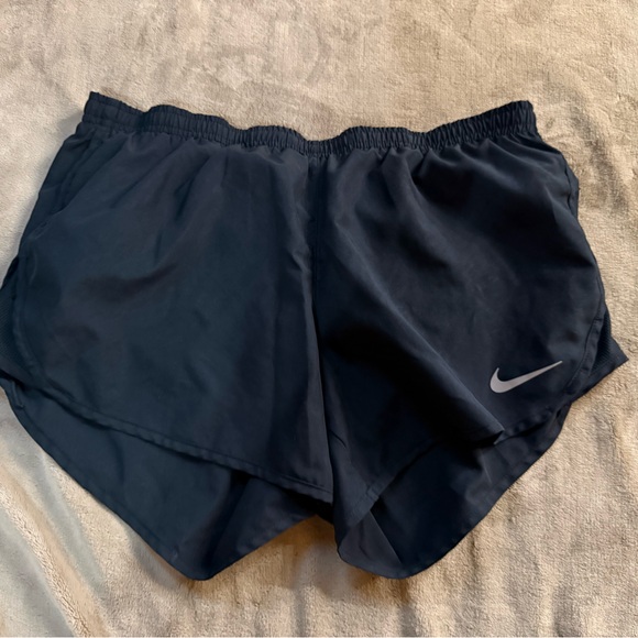 Nike Black Dri-Fit Shorts - Picture 1 of 3